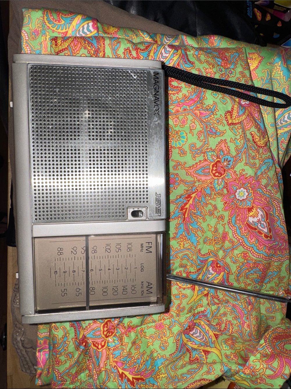 Vintage Magnavox Silver Portable AM/FM Radio